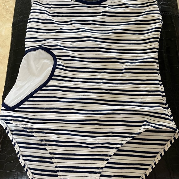 VINTAGE like NEW MOSCHINO SWIMSUIT - Picture 7 of 10